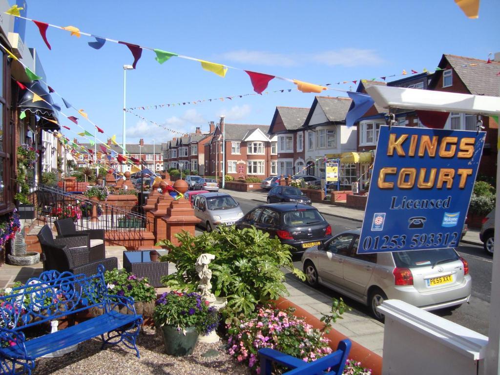 Bed and Breakfast Kings Court Families & Couples Blackpool Esterno foto