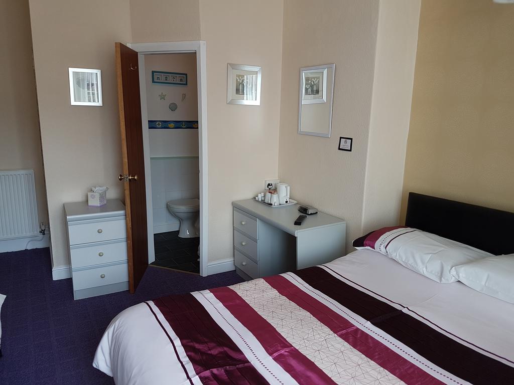 Bed and Breakfast Kings Court Families & Couples Blackpool Esterno foto