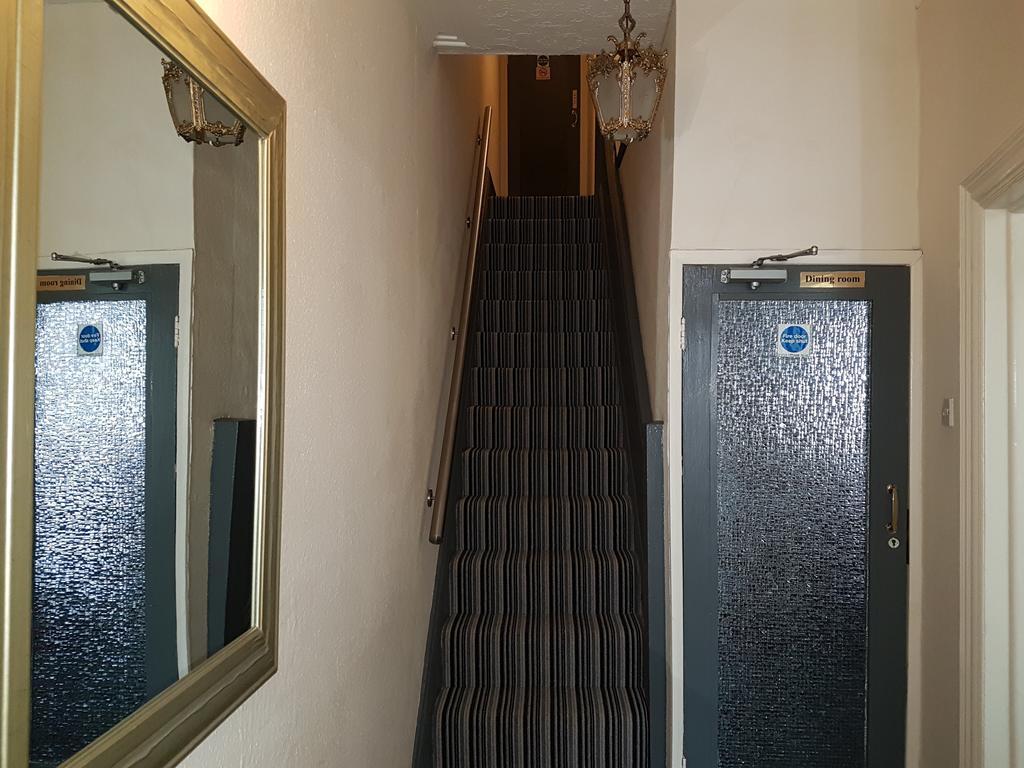 Bed and Breakfast Kings Court Families & Couples Blackpool Esterno foto