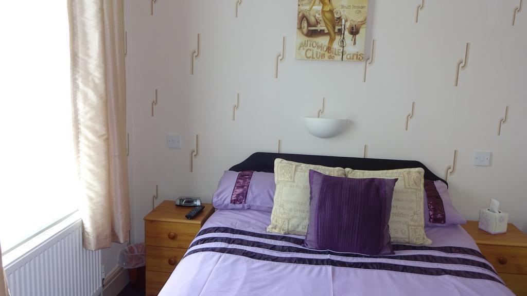 Bed and Breakfast Kings Court Families & Couples Blackpool Esterno foto