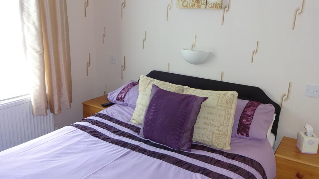Bed and Breakfast Kings Court Families & Couples Blackpool Esterno foto