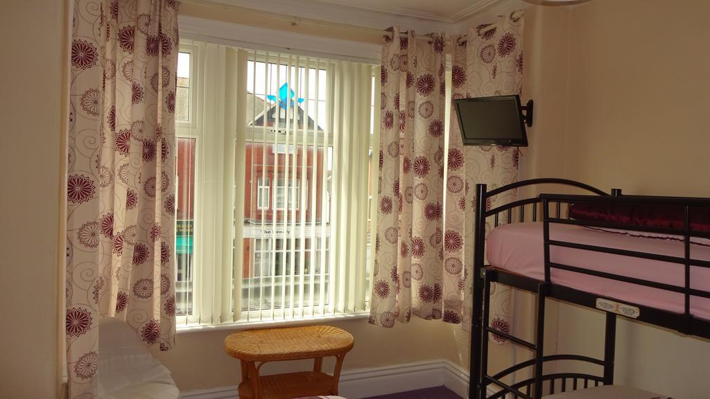 Bed and Breakfast Kings Court Families & Couples Blackpool Esterno foto