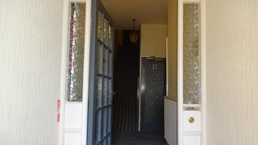 Bed and Breakfast Kings Court Families & Couples Blackpool Esterno foto
