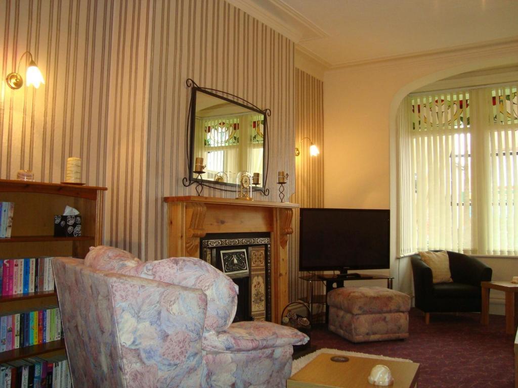 Bed and Breakfast Kings Court Families & Couples Blackpool Esterno foto