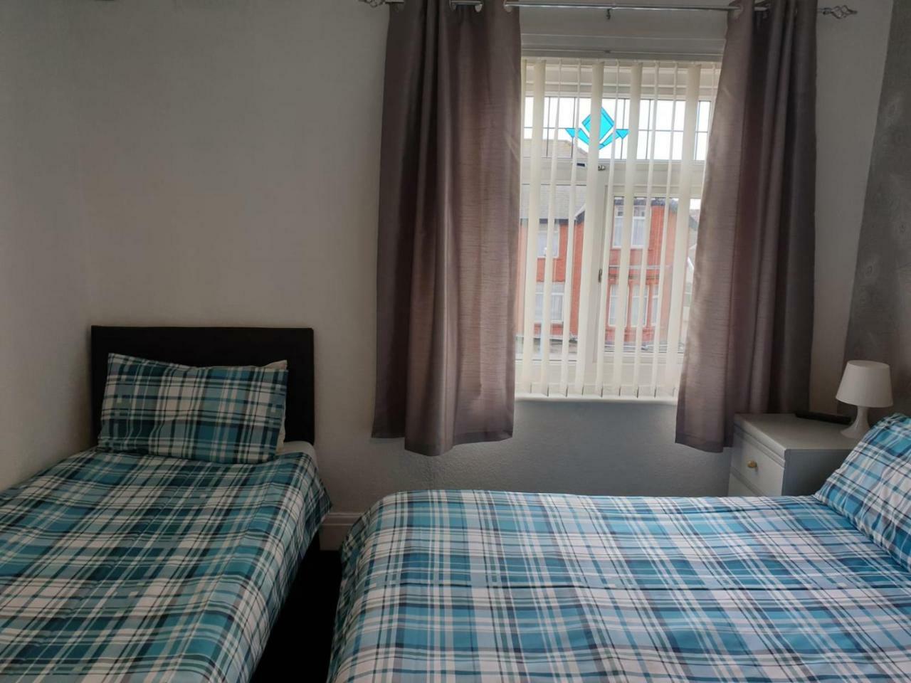 Bed and Breakfast Kings Court Families & Couples Blackpool Esterno foto